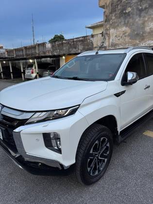 MITSUBISHI L200 TRITON 2.4 16V TURBO DIESEL SPORT HPE-S CD 4P 4X4 AUTOMÁTICO MITSUBISHI L200 TRITON 2.4 16V TURBO DIESEL SPORT HPE-S CD 4P 4X4 AUTOMÁTICO
